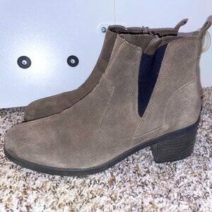 Clarks Booties Women's 8.5